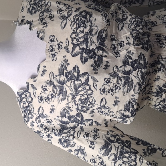 Aino Sofia Tops - NWT Aino Sofia Top Linen Blend Size Large Floral Navy 3/4 Sleeve Elastic Waist